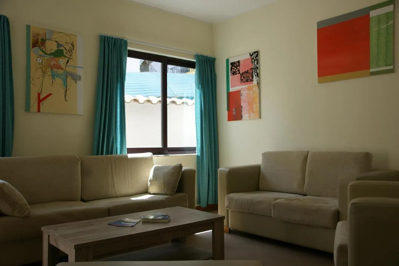 Albergue The Golden Rooster Tirana