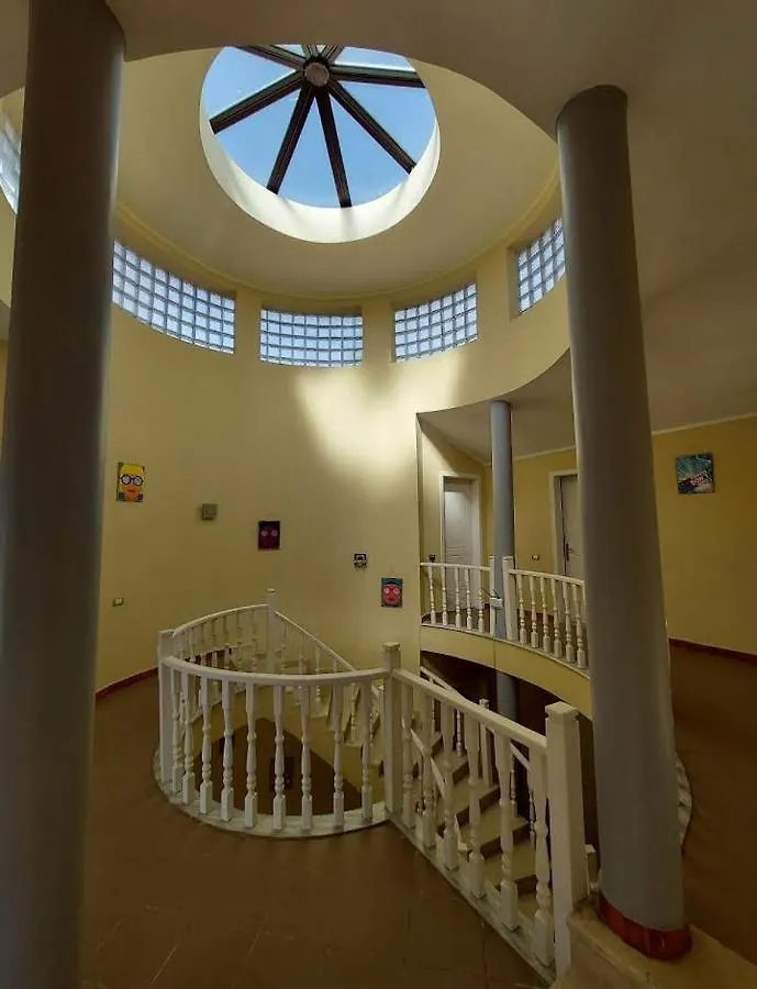 Albergue The Golden Rooster Tirana Albania